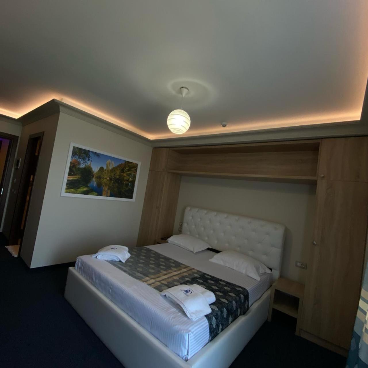 Hotel Pogradeci 2 Tushemisht Exteriör bild