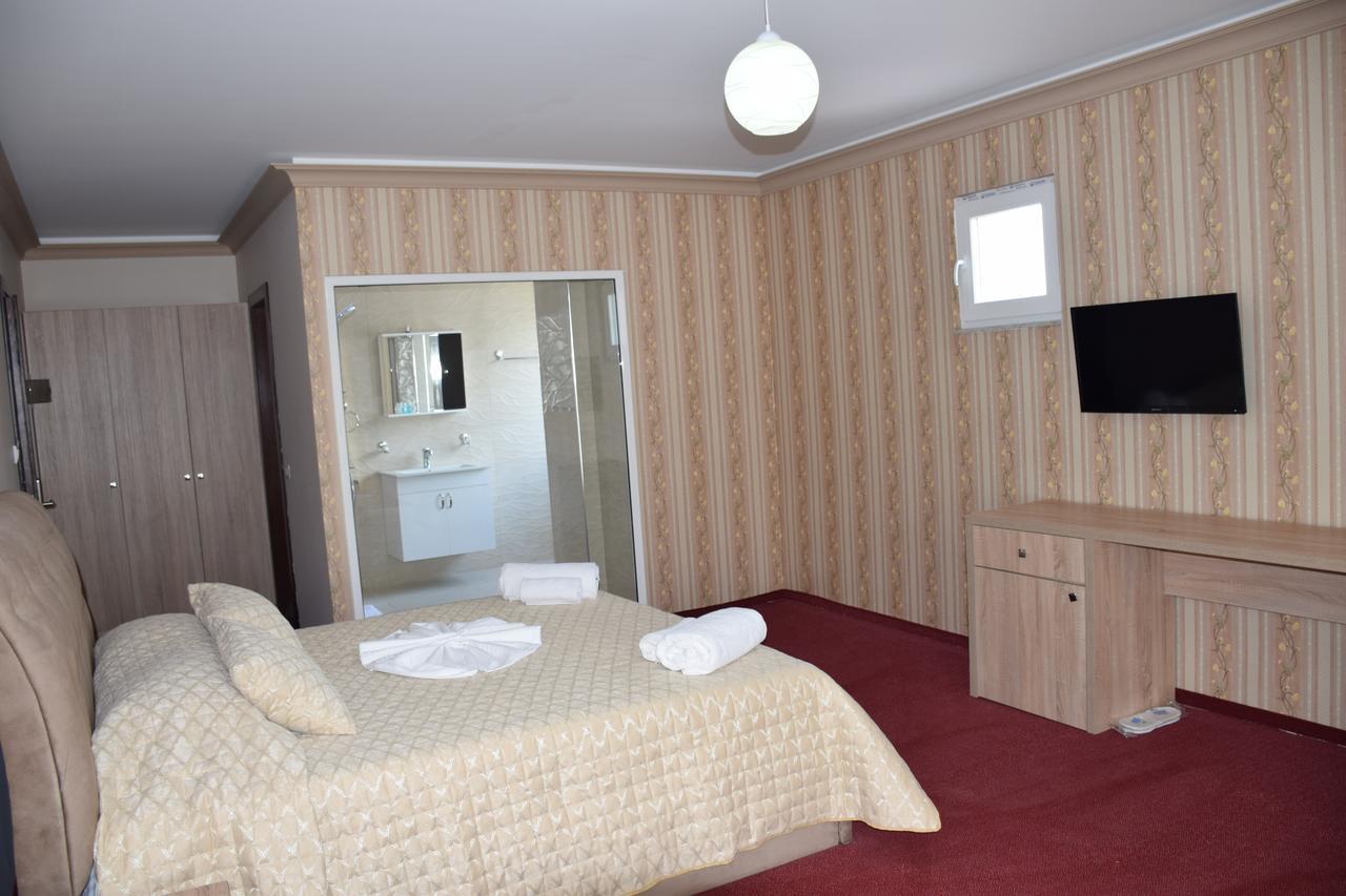 Hotel Pogradeci 2 Tushemisht Exteriör bild